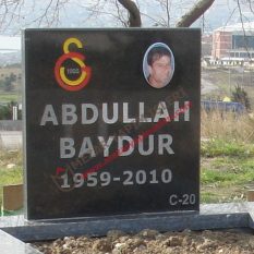 Resimli Baş Taşı