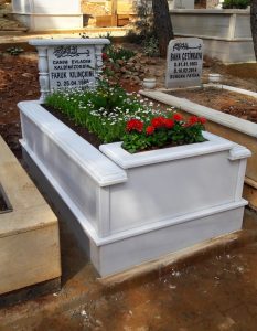Tek Kişilik Baş Taşı Sütunlu Çiçek Saksılı Süt Beyaz Mermer Mezar